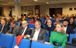 Odbyła się sesja Rady Powiatu w Kielcach (12)