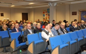 Odbyła się sesja Rady Powiatu w Kielcach (14)