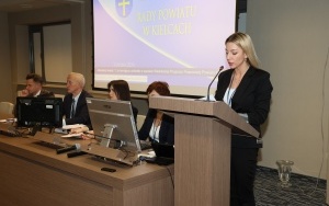 Odbyła się sesja Rady Powiatu w Kielcach (13)