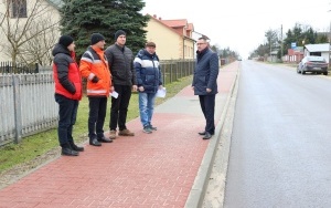 Spotkanie z mieszkańcami na drodze w Życinach (3)