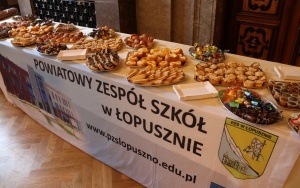 Słodkie wypieki uczniów PZS w Łopusznie (3)