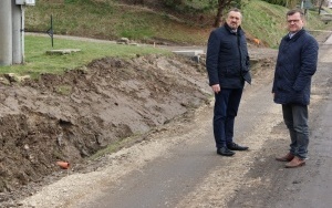 Dobre tempo prac na przebudowie drogi powiatowej w Masłowie Drugim i Dąbrowie (5)