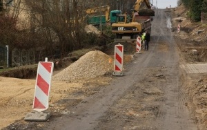 Dobre tempo prac na przebudowie drogi powiatowej w Masłowie Drugim i Dąbrowie (6)