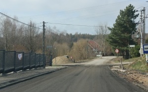 Dobre tempo prac na przebudowie drogi powiatowej w Masłowie Drugim i Dąbrowie (11)
