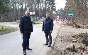 Dobre tempo prac na przebudowie drogi powiatowej w Masłowie Drugim i Dąbrowie (14)