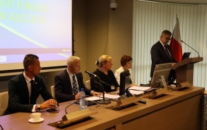 I sesja Rady Powiatu w Kielcach (6)