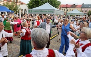 Zabawa taneczna w Chmielniku (2)