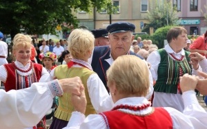 Zabawa taneczna w Chmielniku (19)