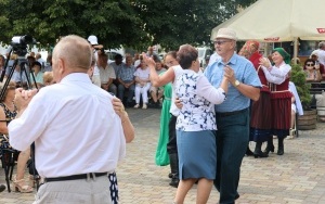 Zabawa taneczna w Chmielniku (3)