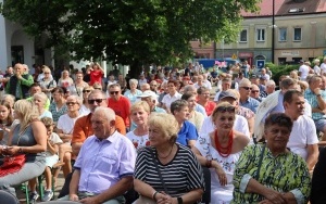 Zabawa taneczna w Chmielniku (17)