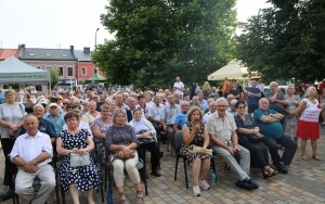 Zabawa taneczna w Chmielniku (9)