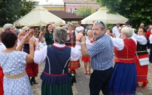 Zabawa taneczna w Chmielniku (11)