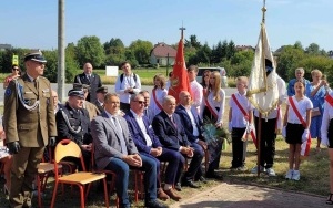 Uroczystości przed Pomnikiem Żołnierzy Września 1939 r. w Kajetanowie (1)