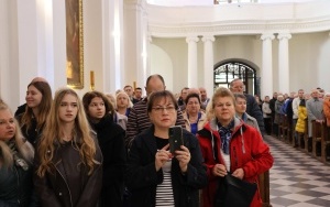 XVII Powiatowy Przegląd Zespołó Chóralnych na Świętym Krzyżu (6)