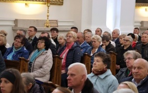 XVII Powiatowy Przegląd Zespołó Chóralnych na Świętym Krzyżu (8)