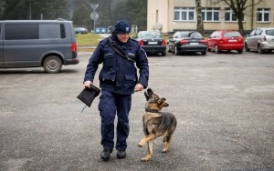 Czworonożny funkcjonariusz w szeregach świętokrzyskiej policji (3)