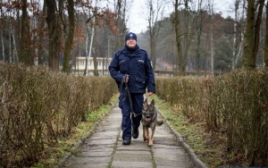 Czworonożny funkcjonariusz w szeregach świętokrzyskiej policji (4)