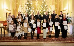 Koncert laureatów Powiatowego Przeglądu Kolęd i Pastorałek w Łopusznie (11)