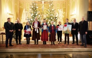 Koncert laureatów Powiatowego Przeglądu Kolęd i Pastorałek w Łopusznie (12)