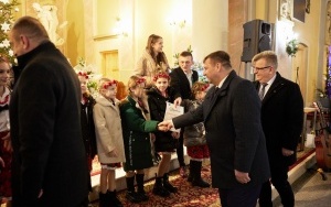 Koncert laureatów Powiatowego Przeglądu Kolęd i Pastorałek w Łopusznie (1)