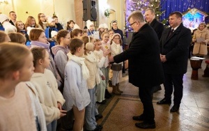 Koncert laureatów Powiatowego Przeglądu Kolęd i Pastorałek w Łopusznie (2)