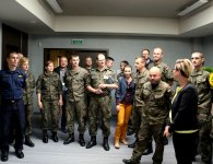 Wizyta oficerów Wojska Polskiego w kieleckim starostwie 